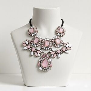 Hold Pastel gems statement necklace